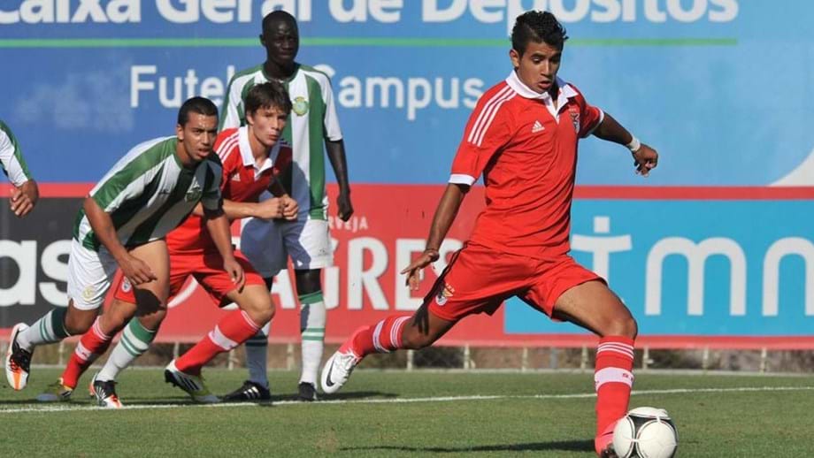 Três acordos diferentes com o Benfica Derlis González celebrou antes de ser contratado e auditores não têm justificação