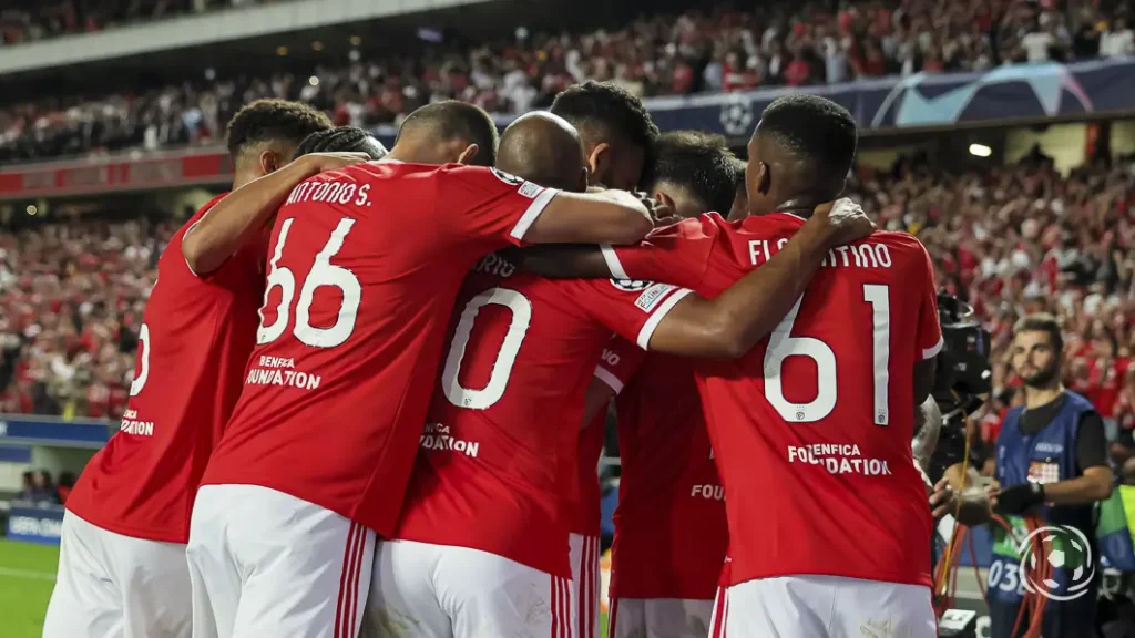 Brilhou na Seleção e Manchester United e PSG lutam num leilão por Craque do Benfica e duplica o preço