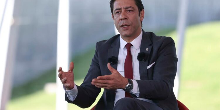 Rui Costa Anuncia Novo Treinador do Benfica